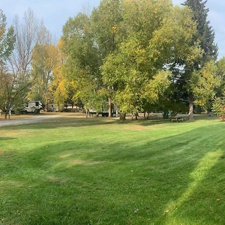 The Idaho Lodge & Rv Park Bonners Ferry Bagian luar foto