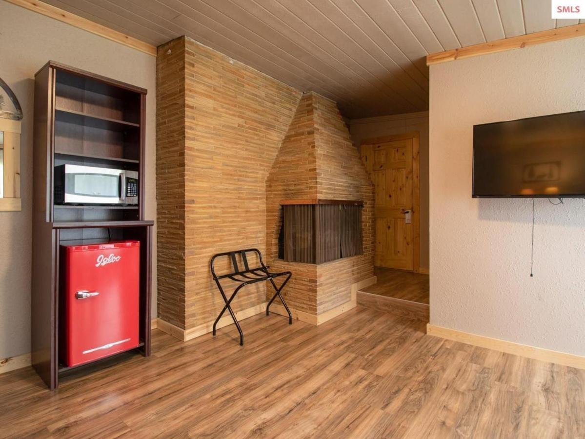 The Idaho Lodge & Rv Park Bonners Ferry Bagian luar foto