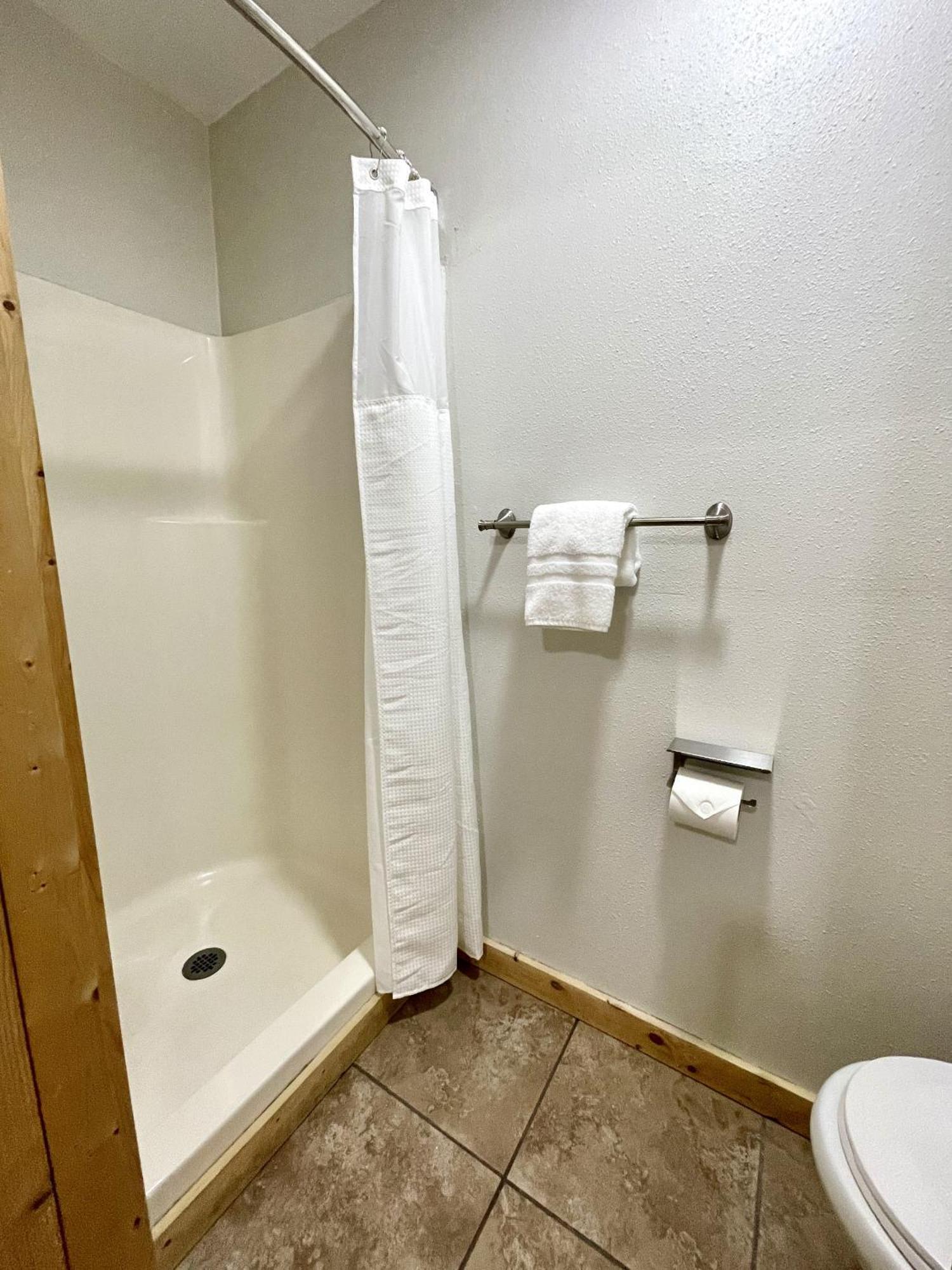 The Idaho Lodge & Rv Park Bonners Ferry Bagian luar foto
