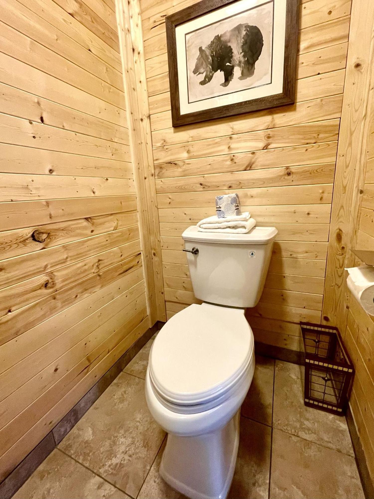 The Idaho Lodge & Rv Park Bonners Ferry Bagian luar foto